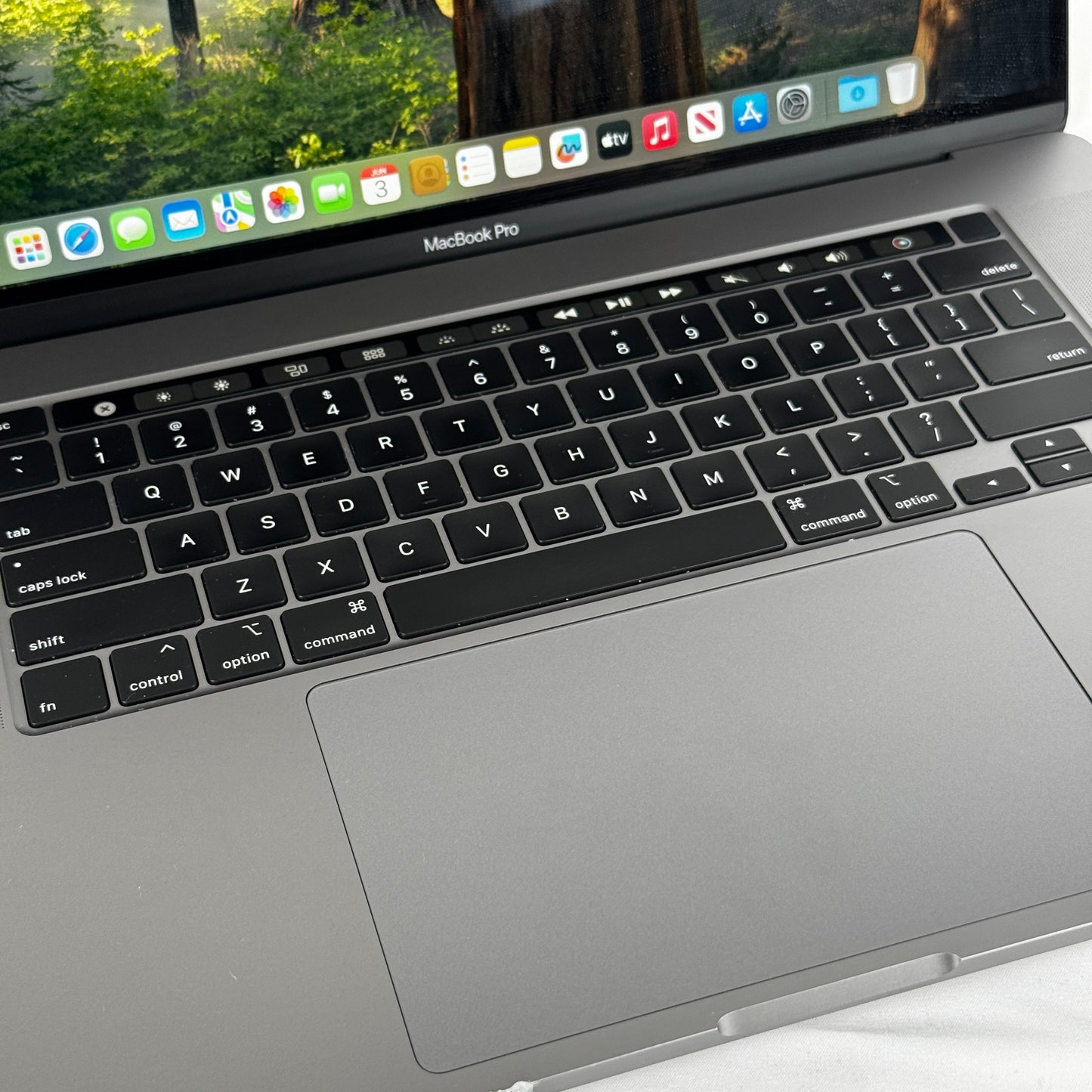 Apple Macbook Pro 2019 A2141 / Intel Core i7 32G RAM 500G SSD